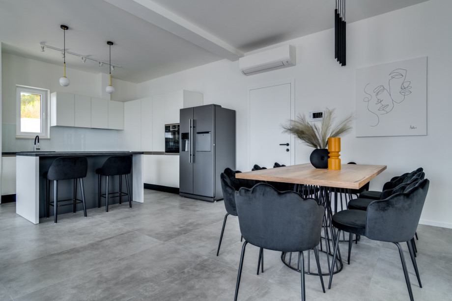 A fully equipped kitchen with all the amenities a modern guest needs for a very comfortable stay