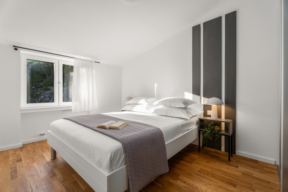 Schlafzimmer Nr. 4 (12,4 m2) mit Doppelbett 160 cm x 200 cm