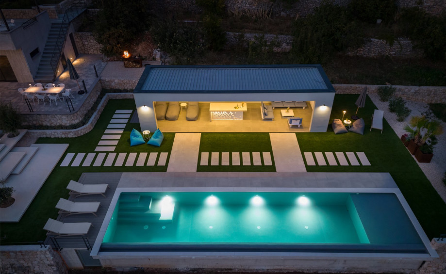 Ein Auto ist erforderlich, da Sie dann die Umgebung und die nahegelegenen Sehenswürdigkeiten freier erkunden können