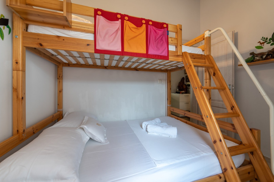 Bedroom No2 (8sqm) with double bed and single bunk bed (perfect for kids)