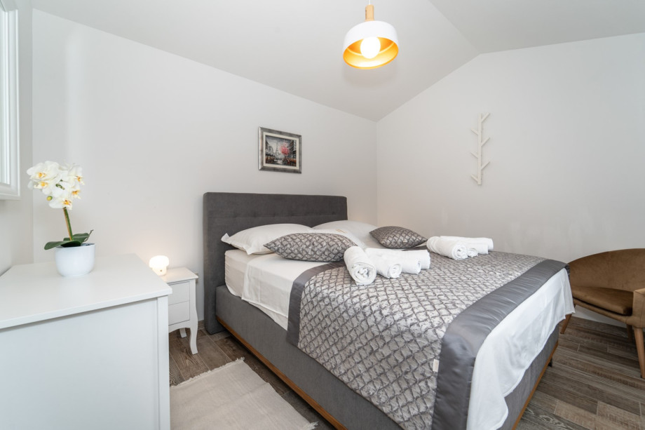 Bedroom No.4 with double bed