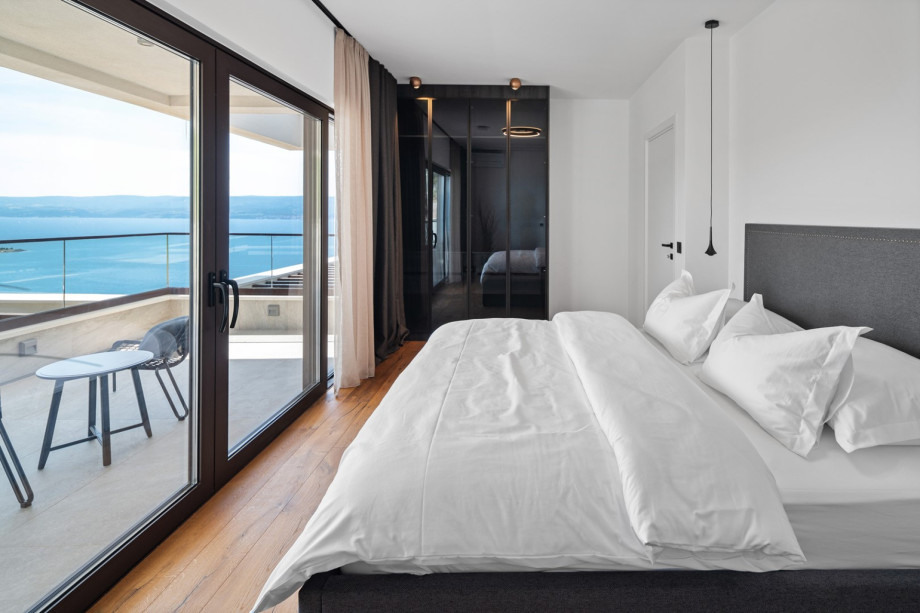 Master Bedroom No. 4 (18sqm, North-East), complete with a king-size bed (180cm x 200cm), an en-suite bathroom,