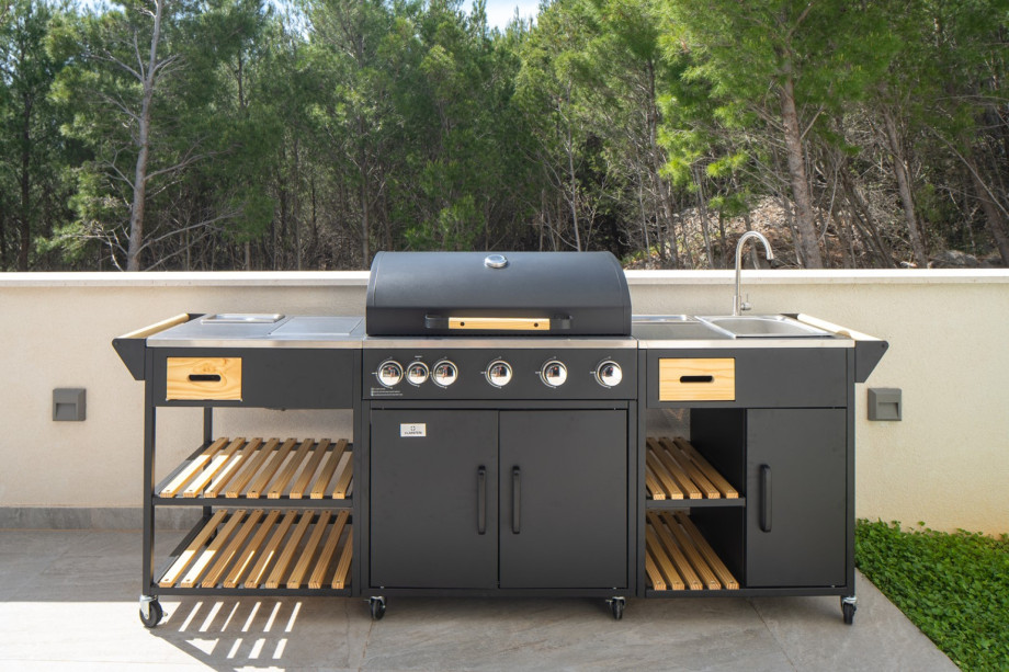 Enjoy the shaded outdoor dining space, or fire up the gas barbecue for al fresco meals under the stars.