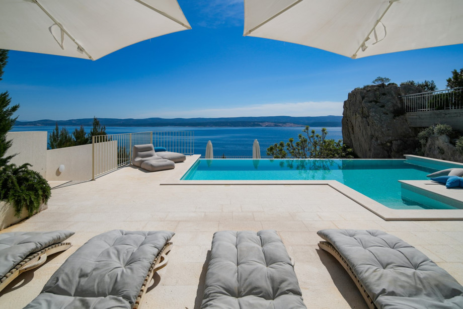 Come and taste the unspoiled and easy way of living in Dalmatia