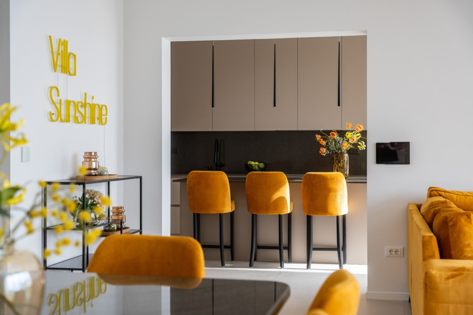 A fully equipped kitchen with all the appliances you need for a comfortable stay