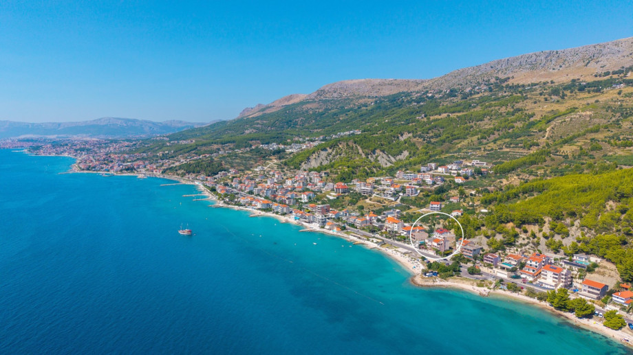 Positioned between the historic town of Split (only 10 km away) and the charming town of Omiš (12 km), you can enjoy both vibrant culture and tranquil nature right at your doorstep.