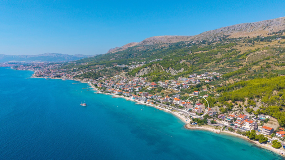 Positioned between the historic town of Split (only 10 km away) and the charming town of Omiš (12 km), you can enjoy both vibrant culture and tranquil nature right at your doorstep.