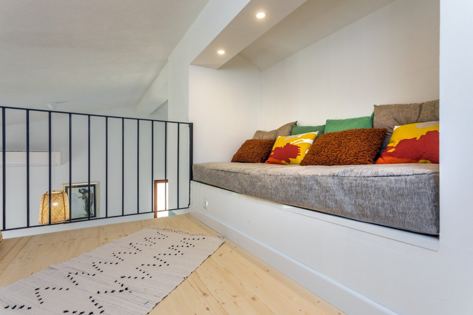 If you like, you can use the Galery as a sleeping option