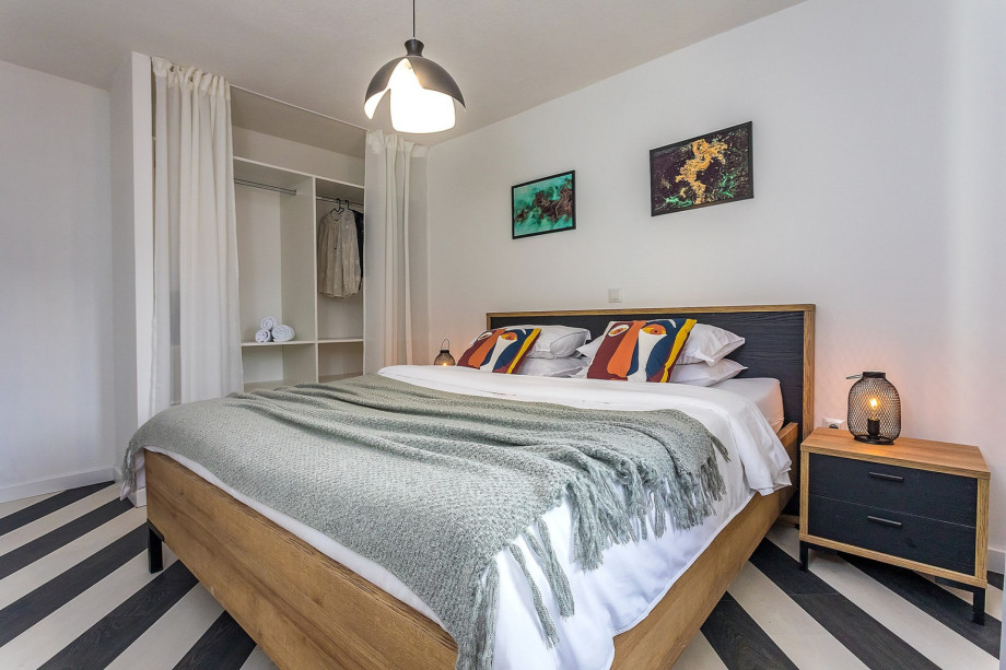 Schlafzimmer Nr. 1 mit Kingsize-Bett 180x200cm.