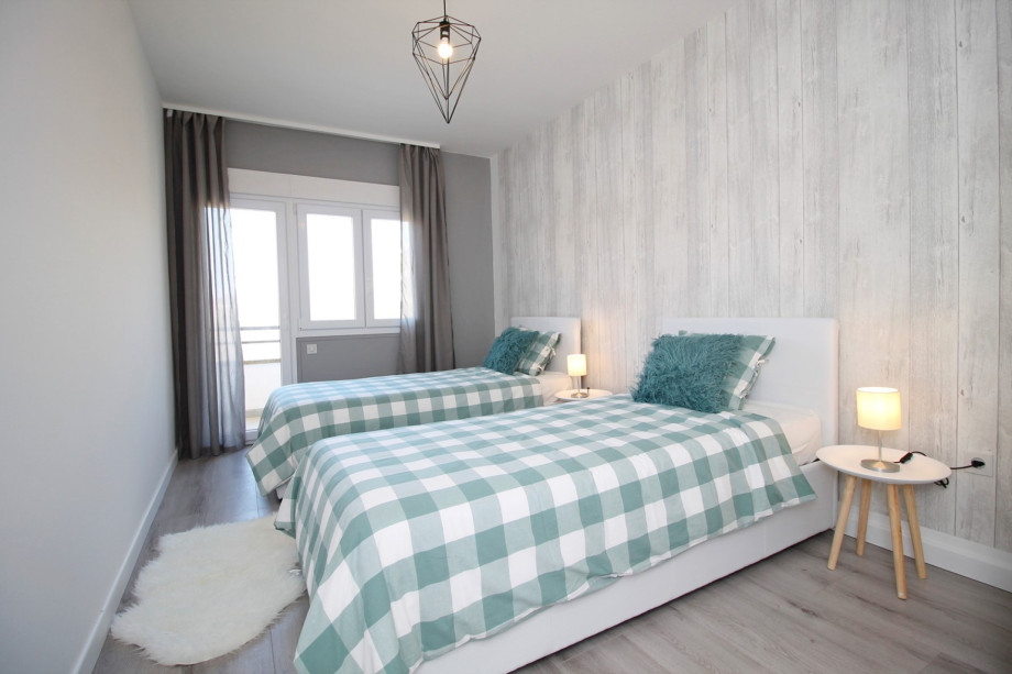 Schlafzimmer Nr. 2 mit zwei Einzelbetten 90x200cm und wunderschönen Ausblick