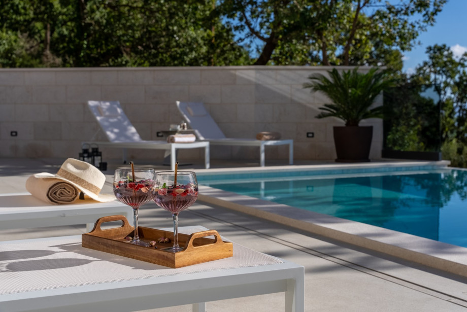 Enjoy in your privacy, surrounded by Mediterranean plants.