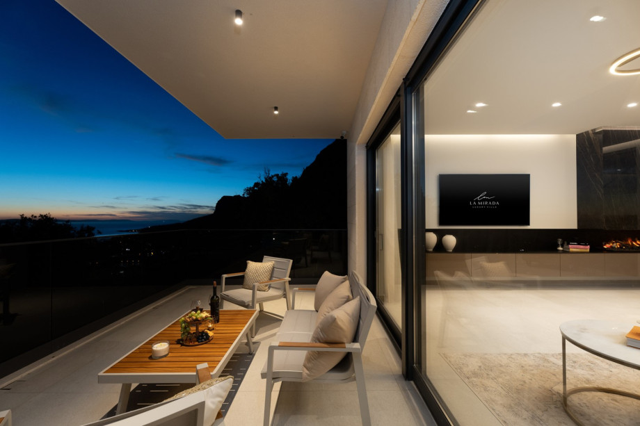 Luxury Villa La Mirada, heated pool, wellness, media room