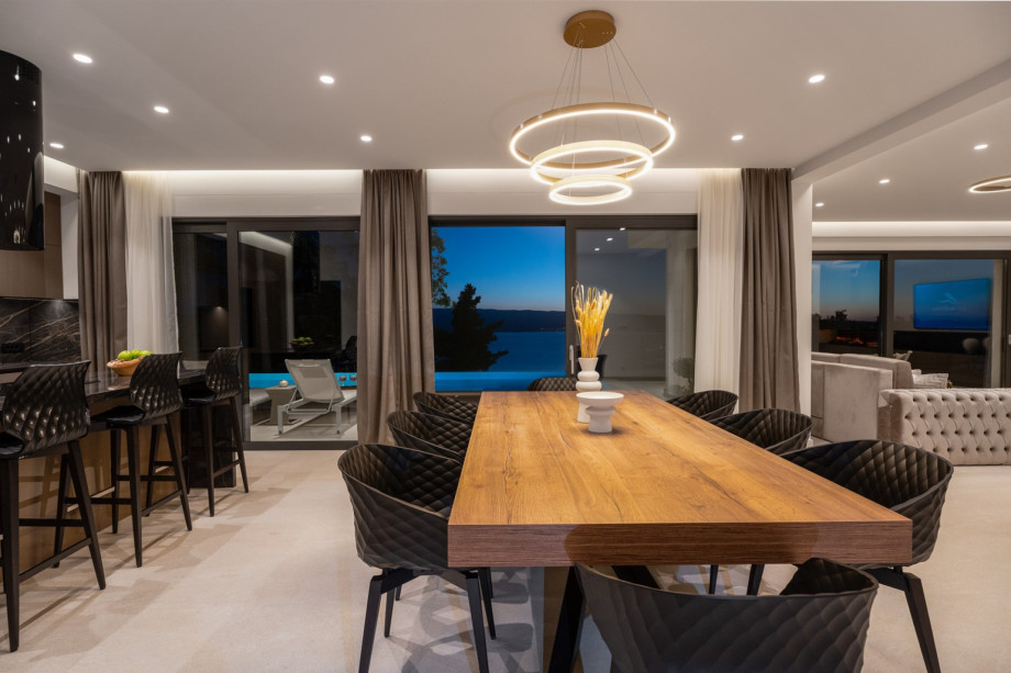 Villa La Mirada is  very elegant and very luxuriously furnished