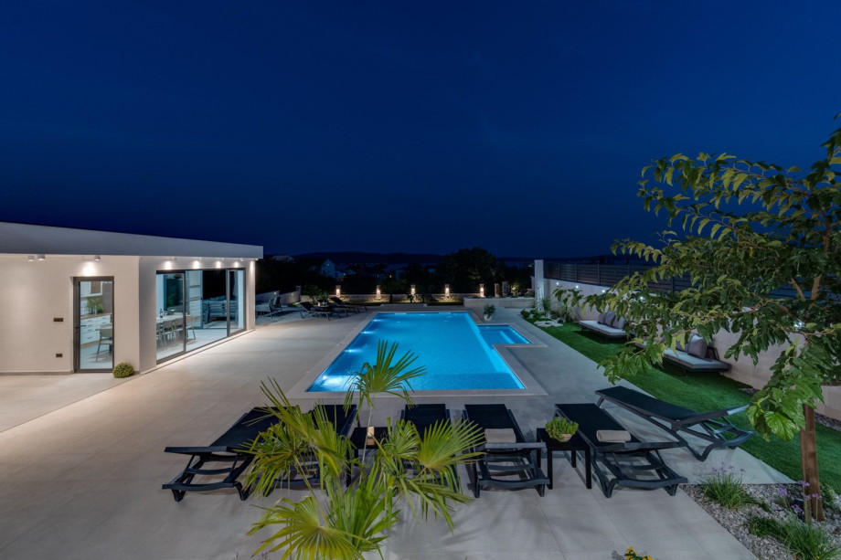 Villa Marisa with 51sqm pool, 5 bedrooms, gym