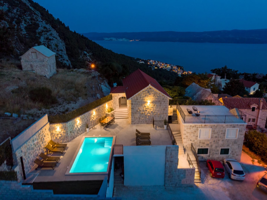 Villa is offering breathtaking views over the small Church of St. Stephen, the Omiš city, Adriatic sea, the coast, the islands and the Omiška dinara hills