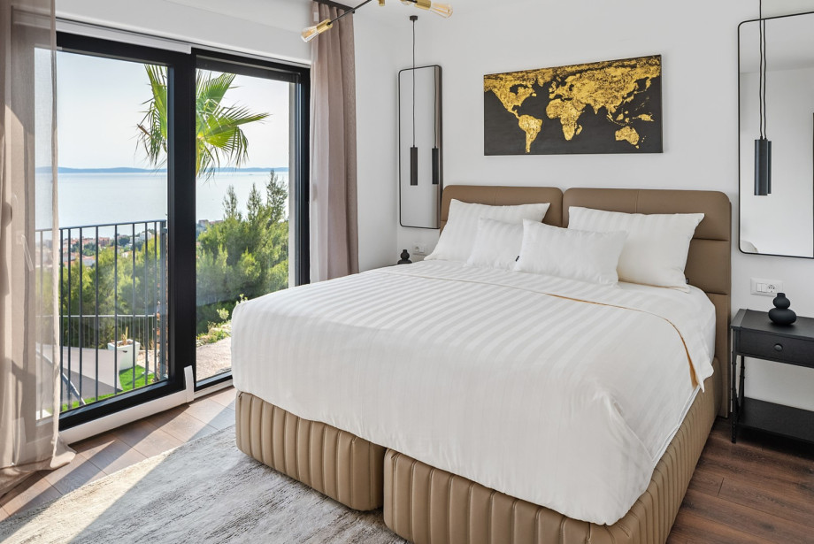 Bedroom 3: 17,5 m2, King side bed (180x200 cm)