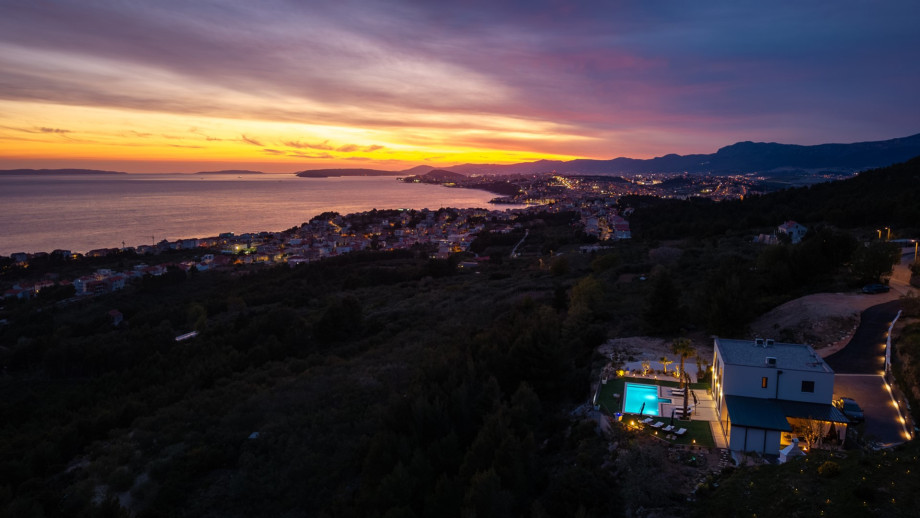 You’re just a short drive from Grljevac Beach (2km), charming local shops and restaurants (2km)