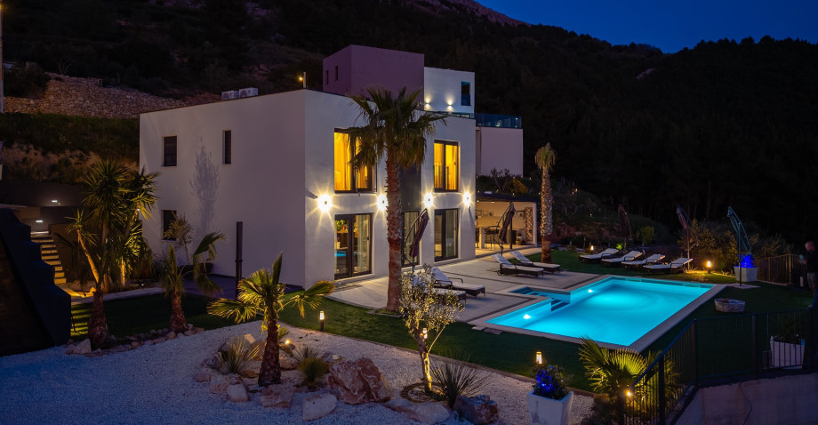 Whether you're planning a relaxing family holiday, a getaway with friends, or a romantic escape, this beautifully designed villa provides everything you need for an unforgettable stay