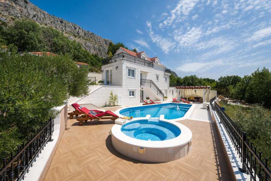 Villa Maja in Mediterranean, quiet environment