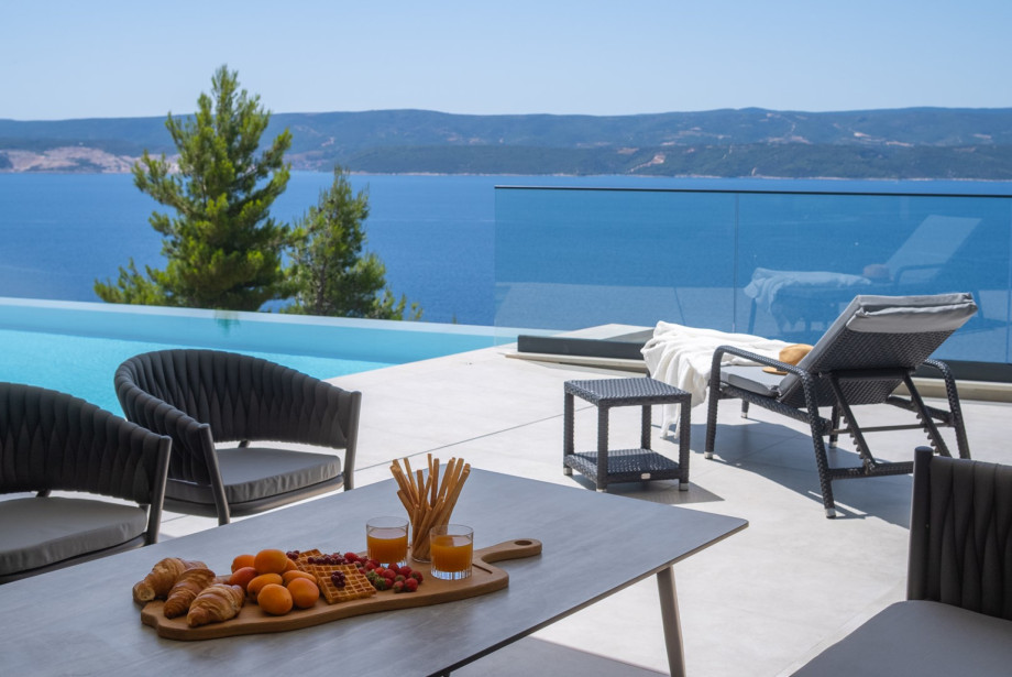 A breathtaking panoramic views of the sea and surrounding islands.