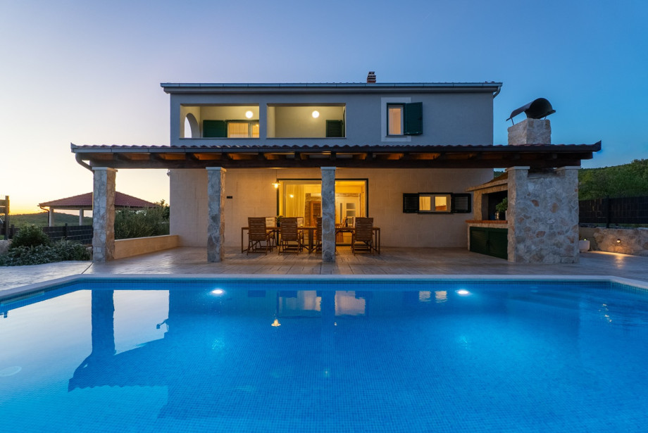 Jeder Zentimeter dieser Villa wurde sorgfältig gestaltet, um Ihnen höchsten Komfort zu bieten.