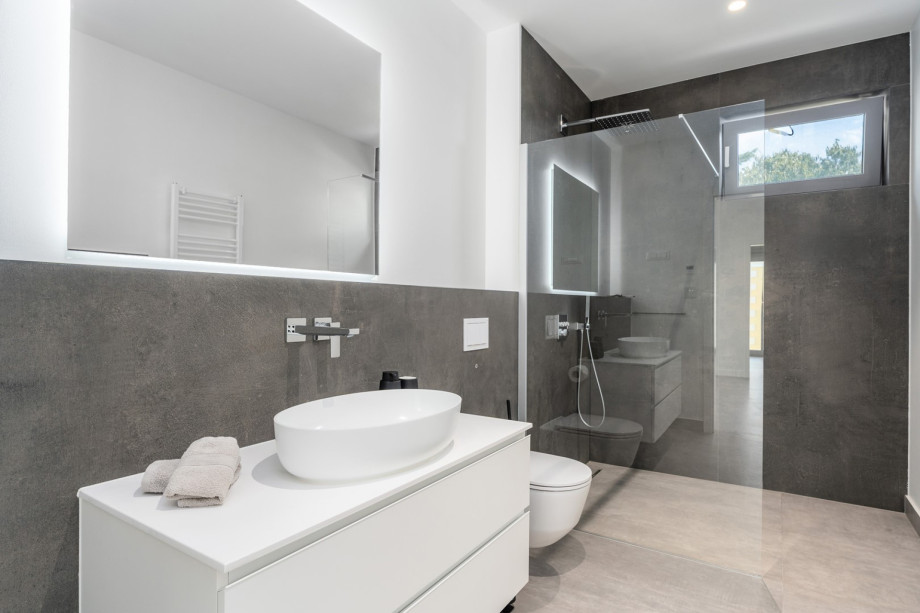 Bedroom No. 2 en-suite bathroom with a shower.