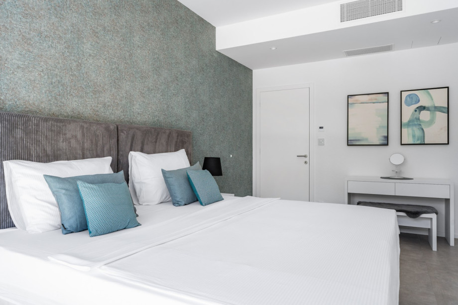 Bedroom 4, air conditioning and TV