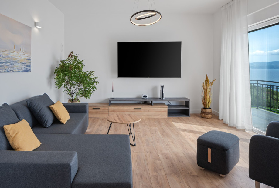 Very comfortable living room with a view of the sea