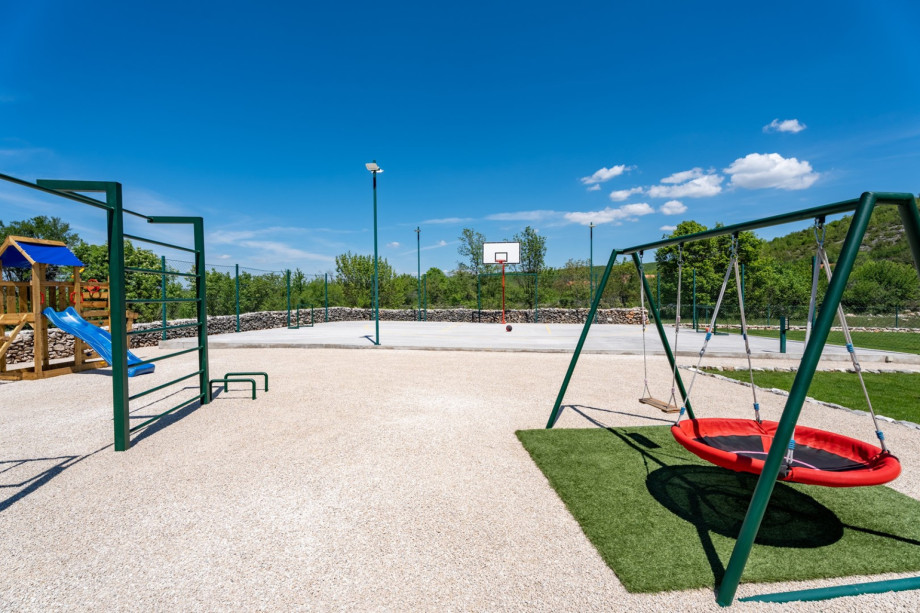 spacious Playgroung
