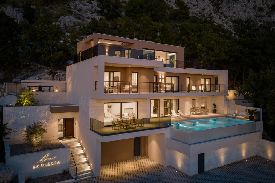 Luxury Villa La Mirada, heated pool, wellness, media room