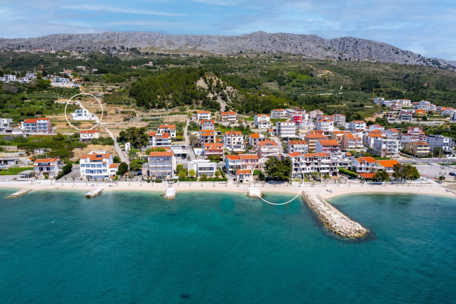 There is a private plot on the beach with 4 deck chairs secured for you (200m from the villa).