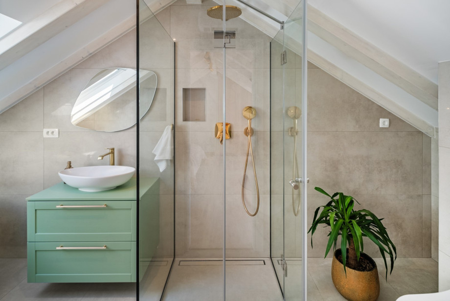 Both luxurious bedrooms feature private en-suite bathrooms.