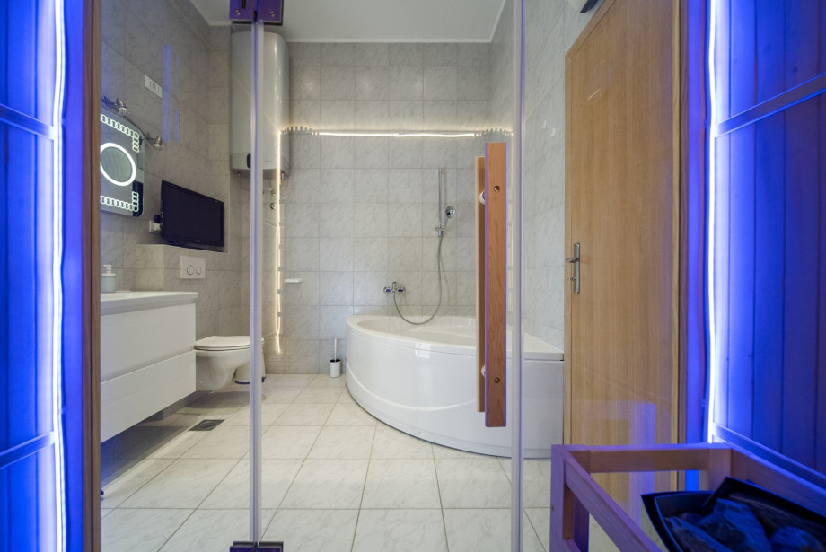 There is also a Family bathroom with a bathtub, a TV, sauna and a balcony 1,5m x 2m.