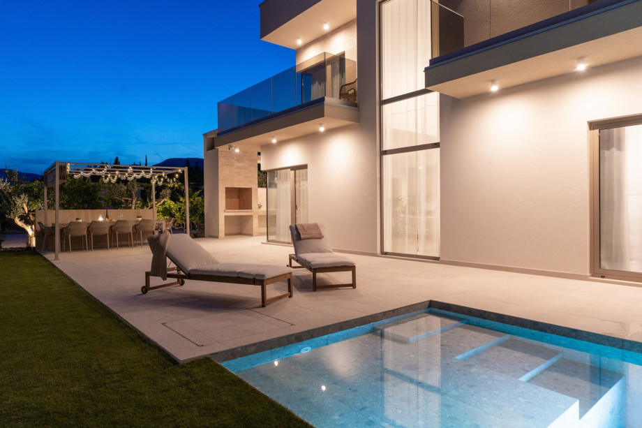 Carefully placed lighting completes the perfect experience of Dalmatian summer evenings