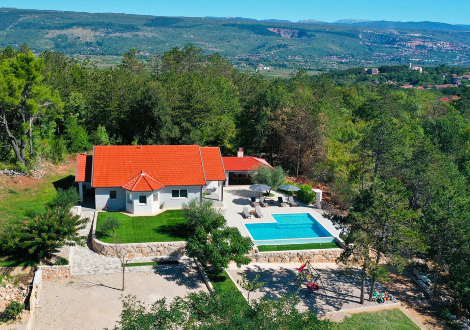 Villa Green Escape