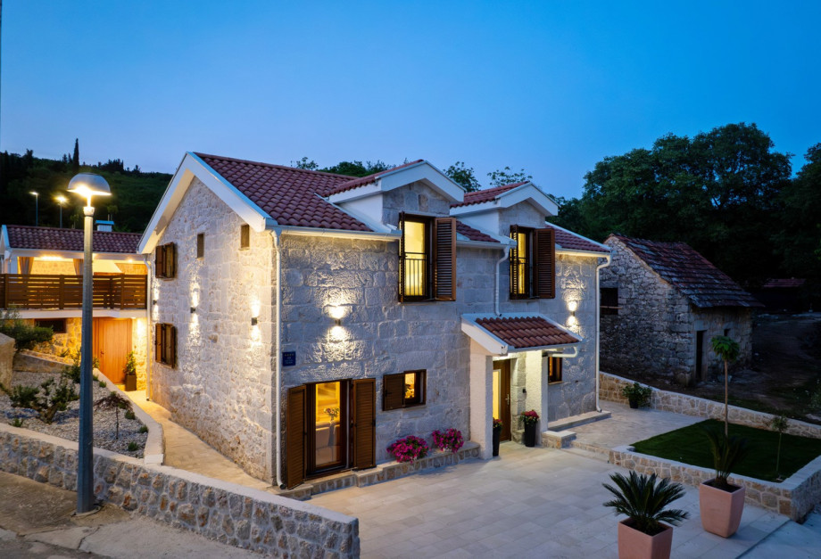 Stylishly furnished property with high-quality amenities designed to ensure a perfect holiday for up to 8 guests.