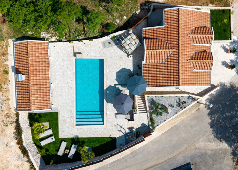 Enjoy a perfect family vacation in this unique and peaceful environment near the town of Imotski.