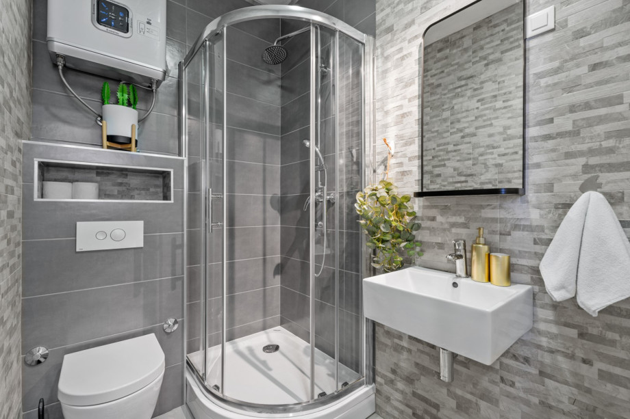 An en-sute bathroom with a shower