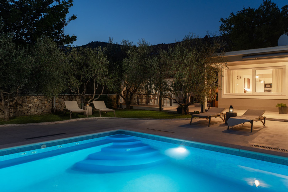Breathtaking natural surroundings and the sound of bird songs for a relaxing vacation