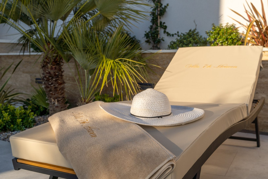 The property is fully airconditioned with free WiFi, and it can accommodate up to 8 people.