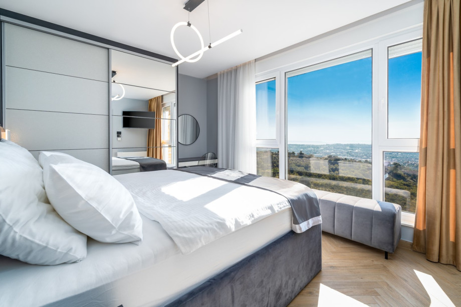 Bedroom No3 (south, with views on town Split) with a king-size 180cm x 200cm