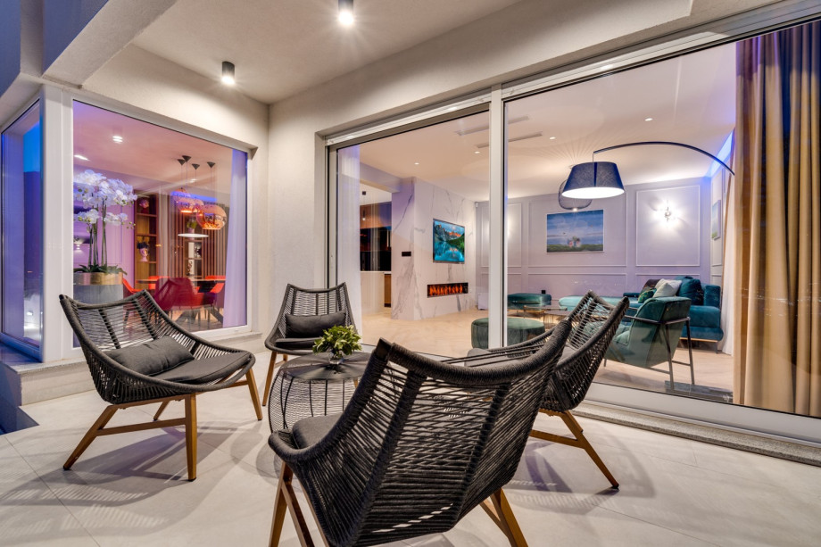 Villa 7th Heaven is perched above Solin and town Split on a 705 sqm fenced plot and feature unimpeded views of the town Split and the islands.