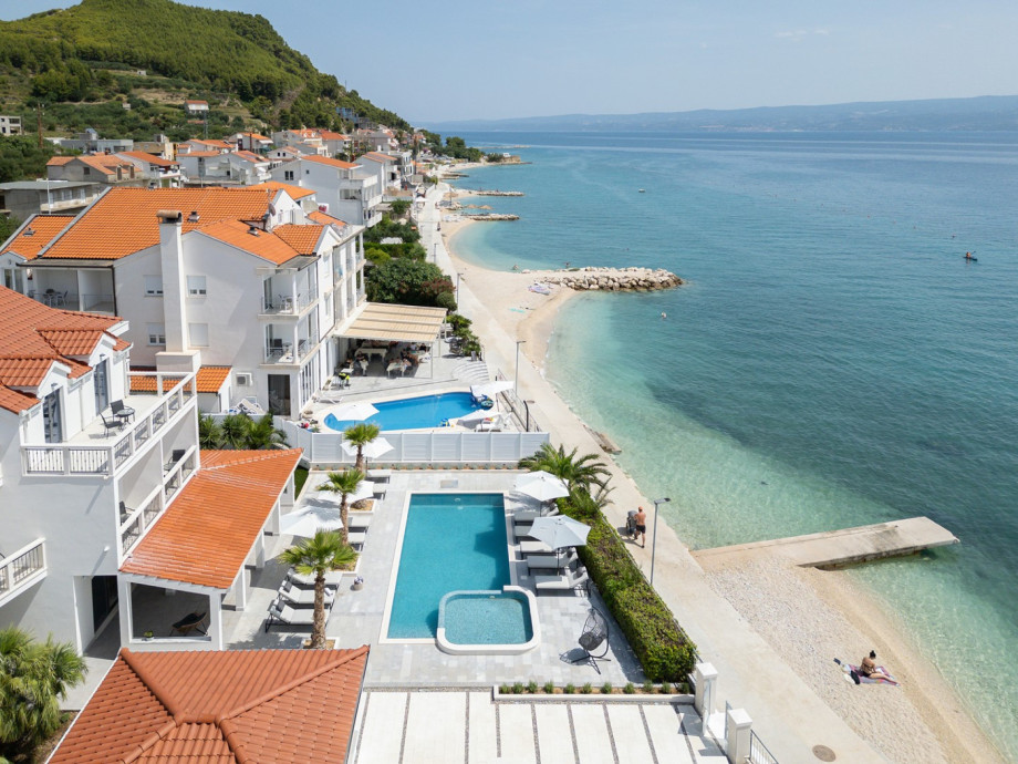 Beachfront villa Providenca