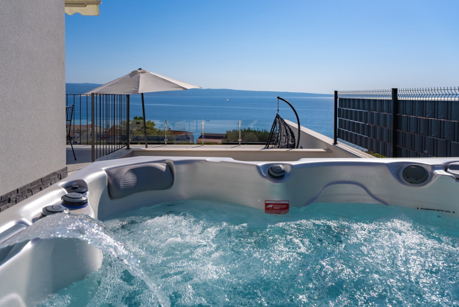 Herrliche und spektakuläre Aussicht vom privaten Whirlpool.
