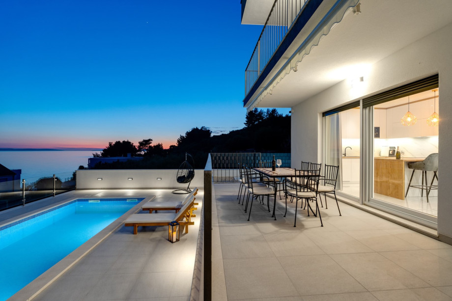 Villa Nonna Tonina mit Meerblick, 4 Schlafzimmern, Whirlpool, 4 Badezimmern, einem Fitnessstudio, einem Spielplatz, einem beheizten Privatpool und spektakulärem Meerblick
