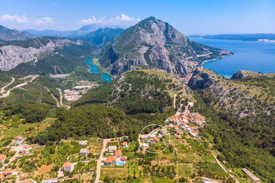 Peaceful village location in Naklice, a tranquil retreat away from the crowds.