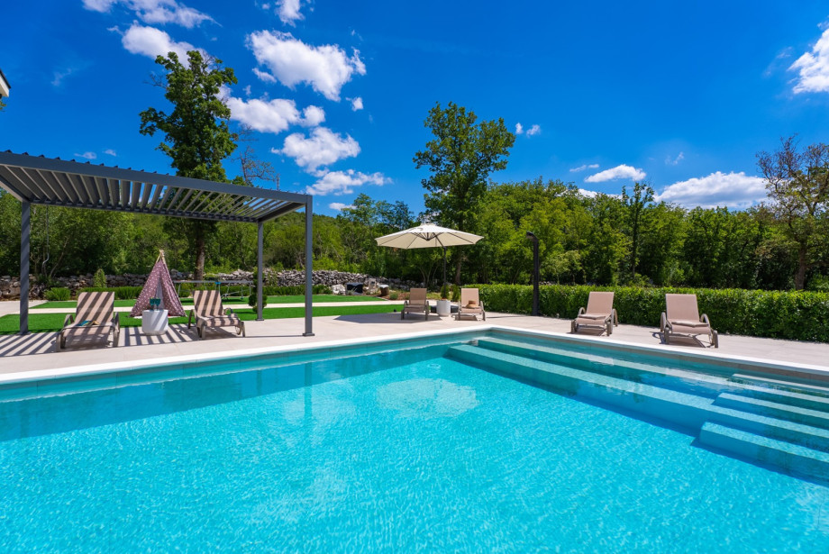 Discover the perfect blend of luxury and nature at Villa Aria Relax—your serene home away from home awaits!