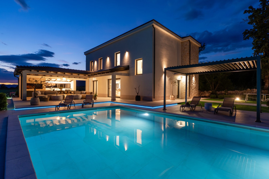 While you refresh yourself in the pool you can admire the breathtaking view