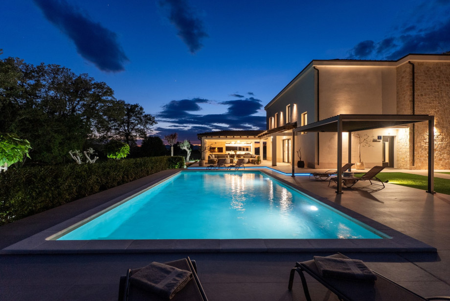 Carefully placed lighting completes the perfect experience of Dalmatian summer evenings