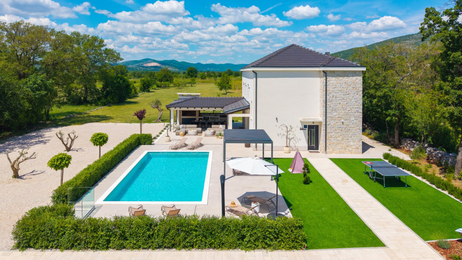 Nestled in the serene hinterland of Split, Villa Aria Relax stands as a new beacon of comfort and elegance